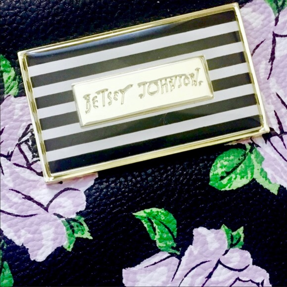 NWT Betsey Johnson Wristlet/Clutch - Picture 2 of 4